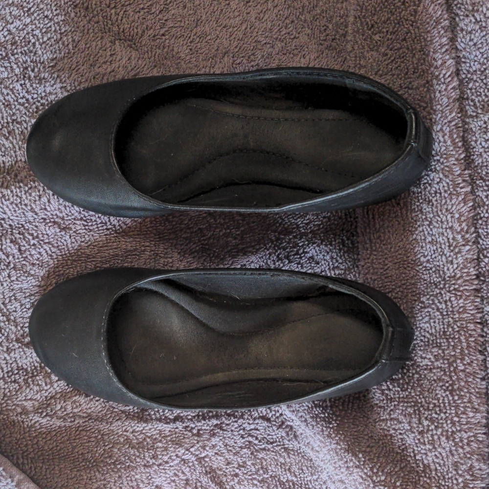 Girls black flats